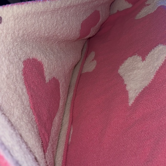Jessica Simpson Valentine’s Day oversized throw 💘💘 - Picture 6 of 9